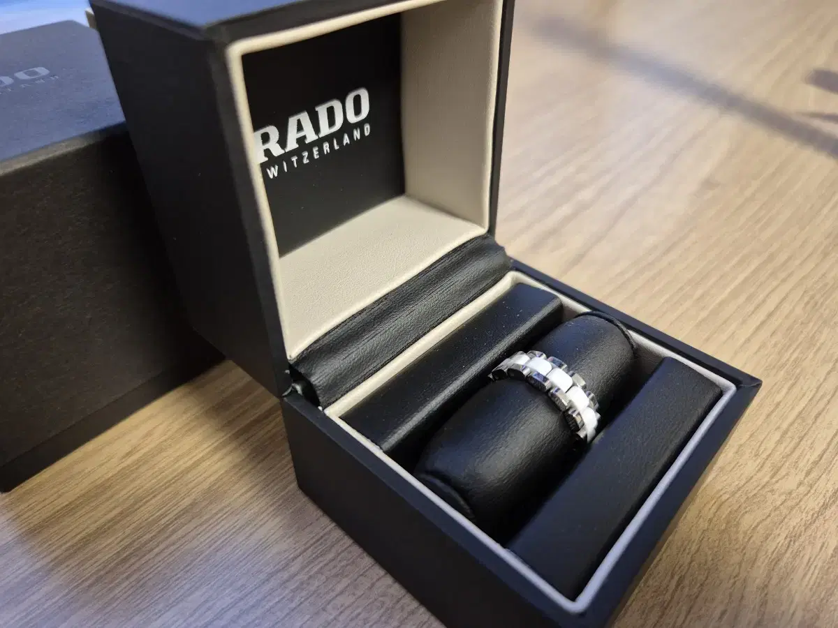 [RADO-시계체인반지] 명품 예물시계 브랜드 RADO의  반지 팝니다~